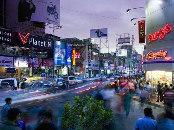 Mg Road One Otel Bangalore Dış mekan fotoğraf